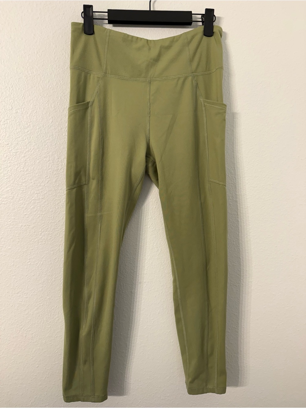 Mono B Sage Green High-Waist Leggings with Phone Pocket